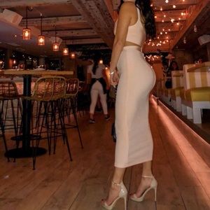 Two piece set, bandage material